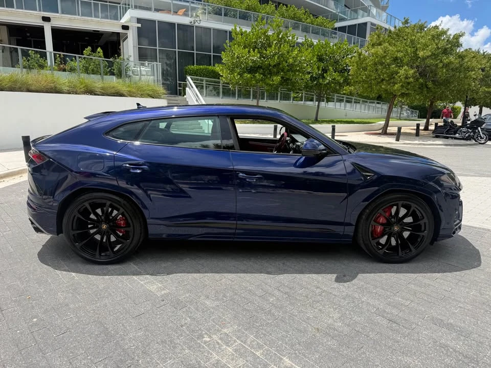 2022 Lamborghini Urus - Image 5 of 20