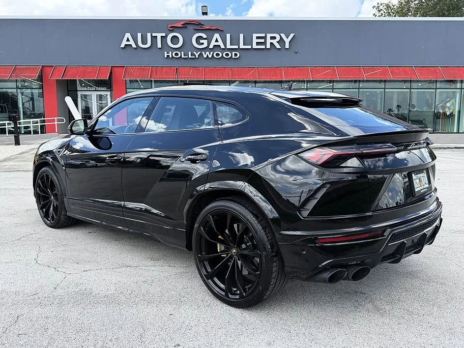 2022 Lamborghini Urus - Image 2 of 9