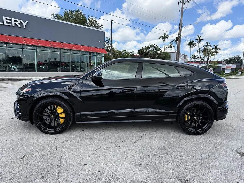 2022 Lamborghini Urus - Image 3 of 9