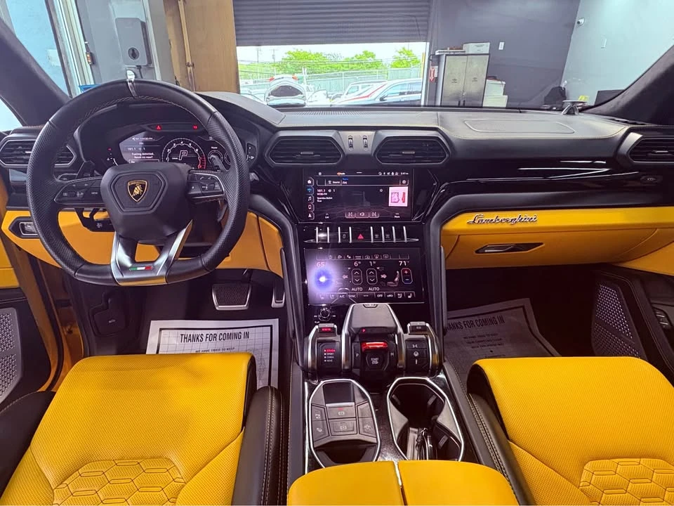 2022 Lamborghini Urus - Image 9 of 20