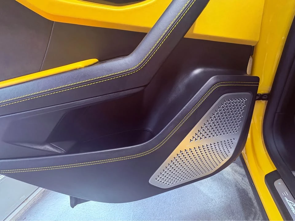 2022 Lamborghini Urus - Image 16 of 20