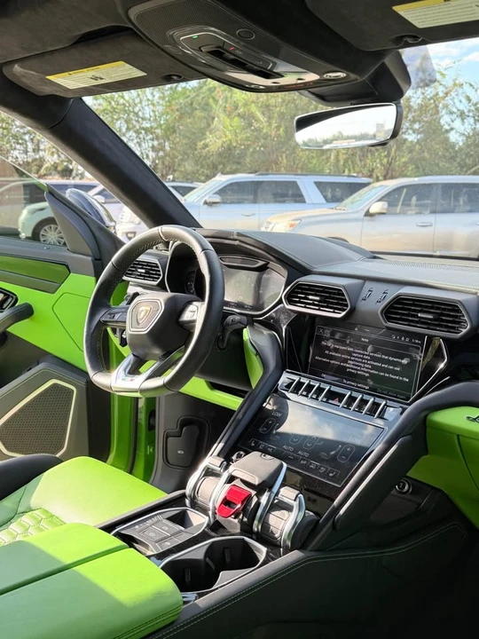 2022 Lamborghini Urus - Image 17 of 20