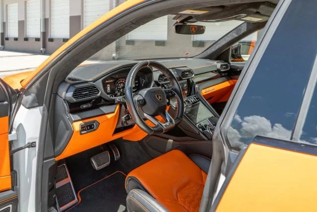 2022 Lamborghini Urus - Image 10 of 21