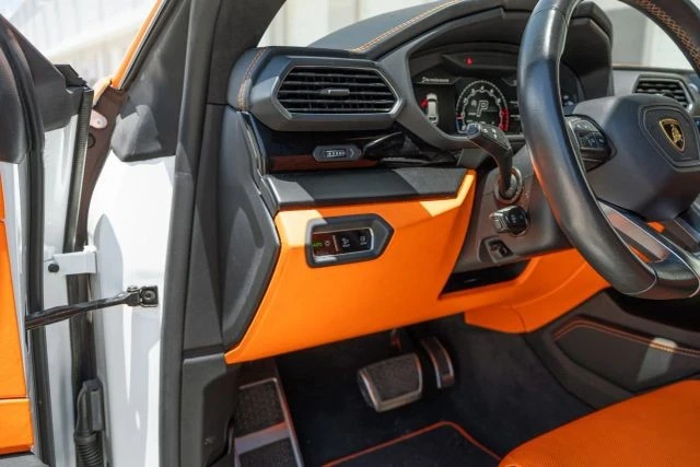 2022 Lamborghini Urus - Image 12 of 21