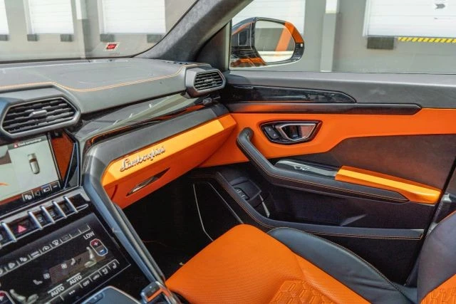 2022 Lamborghini Urus - Image 18 of 21
