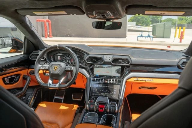 2022 Lamborghini Urus - Image 13 of 21