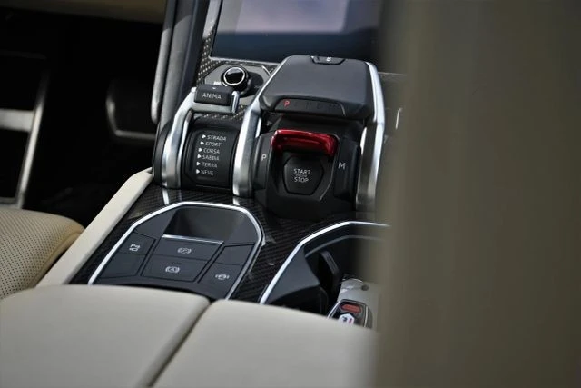 2022 Lamborghini Urus - Image 16 of 21