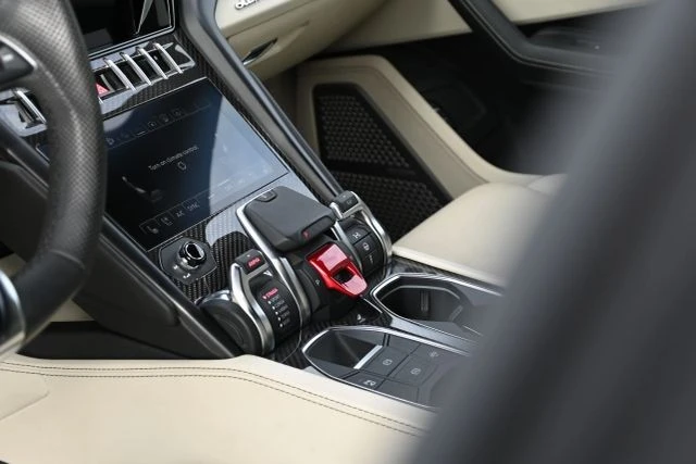 2022 Lamborghini Urus - Image 12 of 21