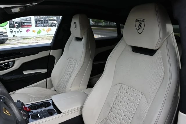 2022 Lamborghini Urus - Image 17 of 21