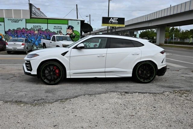 2022 Lamborghini Urus - Image 8 of 21