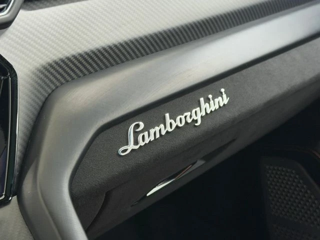 2022 Lamborghini Urus - Image 30 of 31