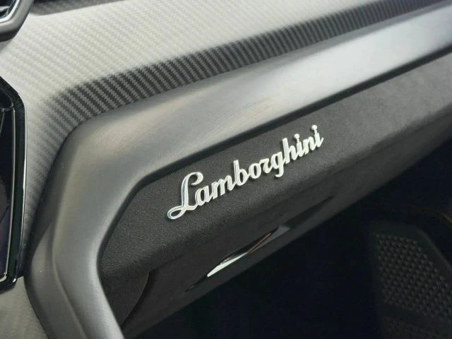 2022 Lamborghini Urus - Image 30 of 31