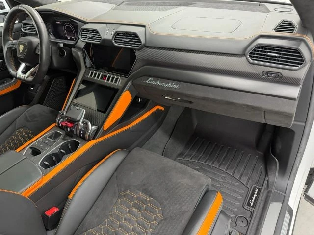 2022 Lamborghini Urus - Image 10 of 31