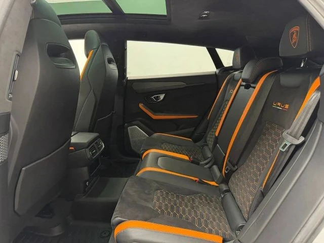 2022 Lamborghini Urus - Image 15 of 31