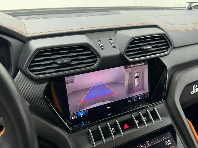 2022 Lamborghini Urus - Image 28 of 31