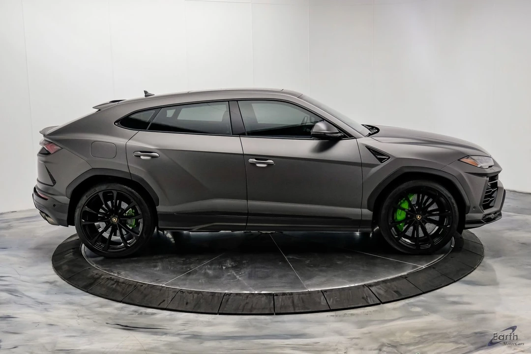 2022 Lamborghini Urus - Image 24 of 31