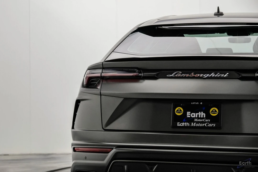 2022 Lamborghini Urus - Image 17 of 31