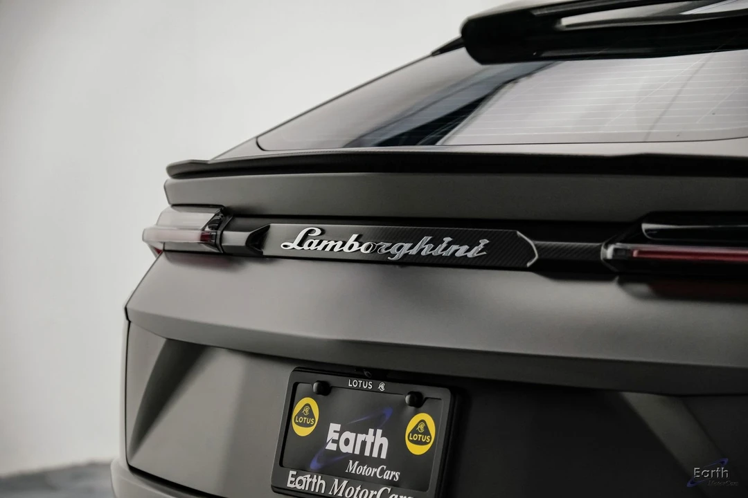 2022 Lamborghini Urus - Image 18 of 31