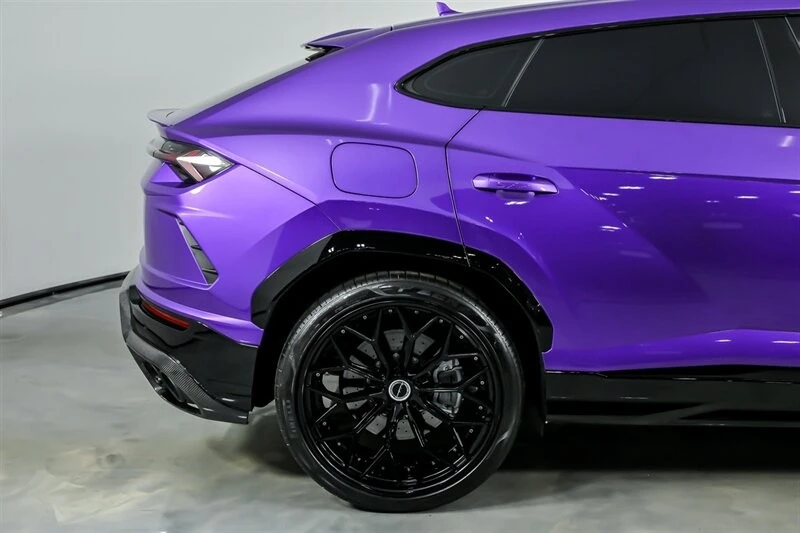 2022 Lamborghini Urus - Image 13 of 21