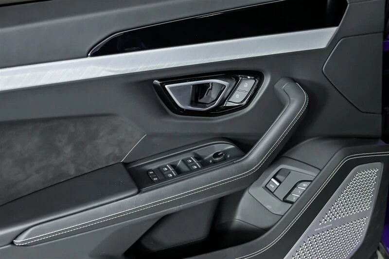2022 Lamborghini Urus - Image 18 of 21