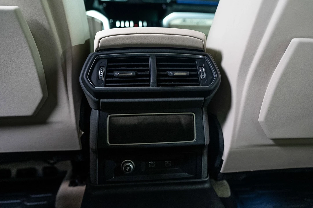 2022 Lamborghini Urus - Image 15 of 31