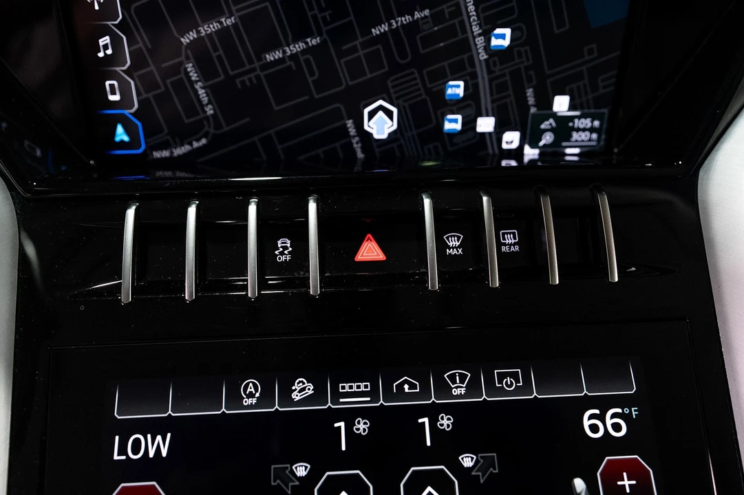 2022 Lamborghini Urus - Image 22 of 31