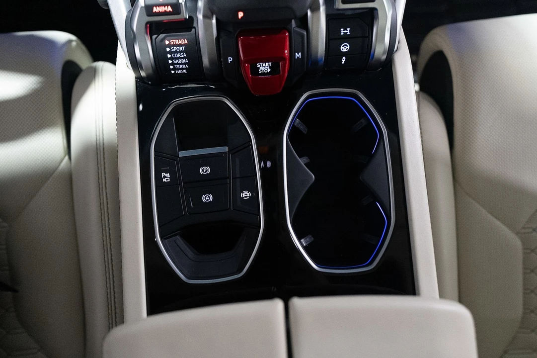 2022 Lamborghini Urus - Image 27 of 31