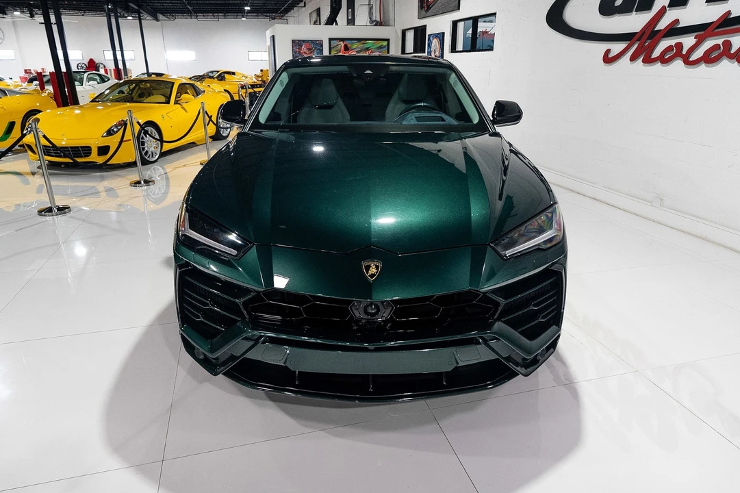 2022 Lamborghini Urus - Image 2 of 31