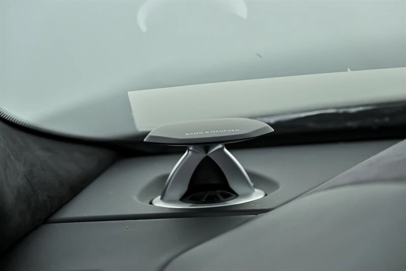 2022 Lamborghini Urus - Image 28 of 31
