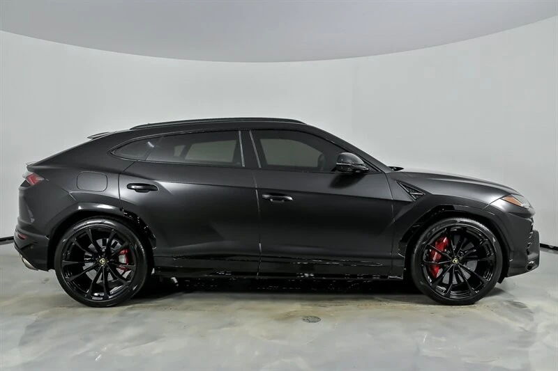 2022 Lamborghini Urus - Image 14 of 31