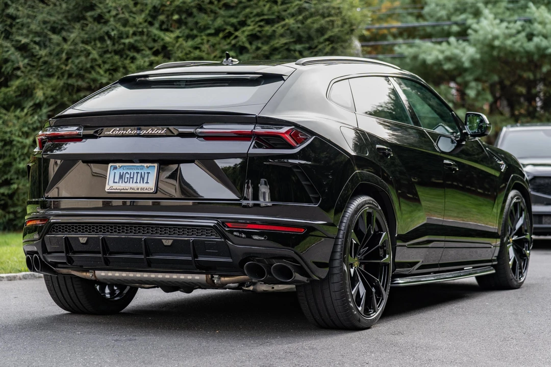 2022 Lamborghini Urus - Image 4 of 31