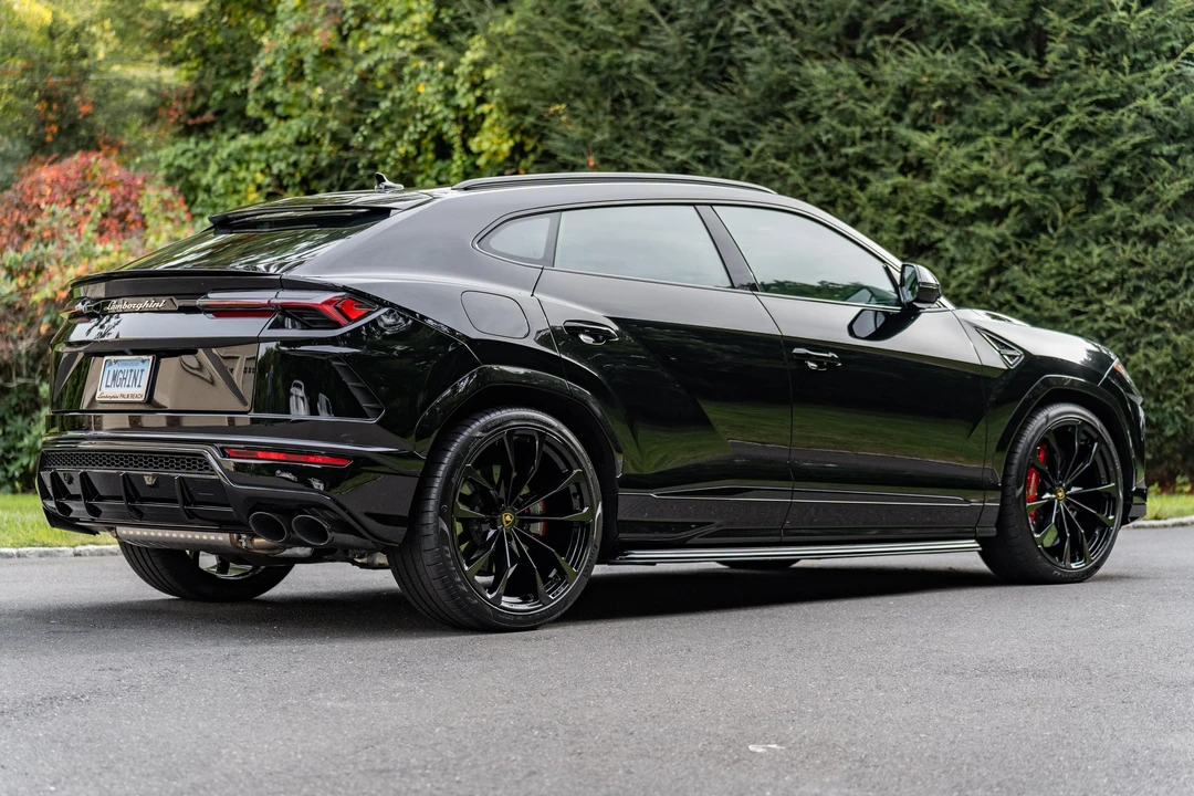 2022 Lamborghini Urus - Image 11 of 31