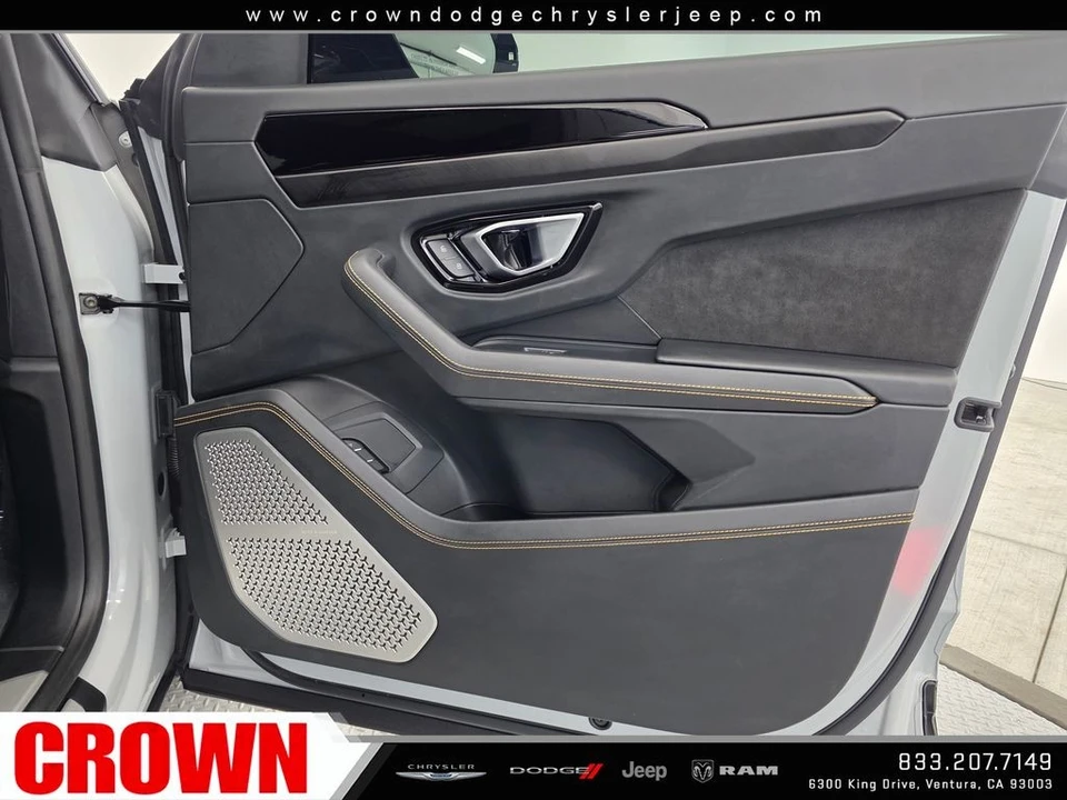 2022 Lamborghini Urus - Image 13 of 31