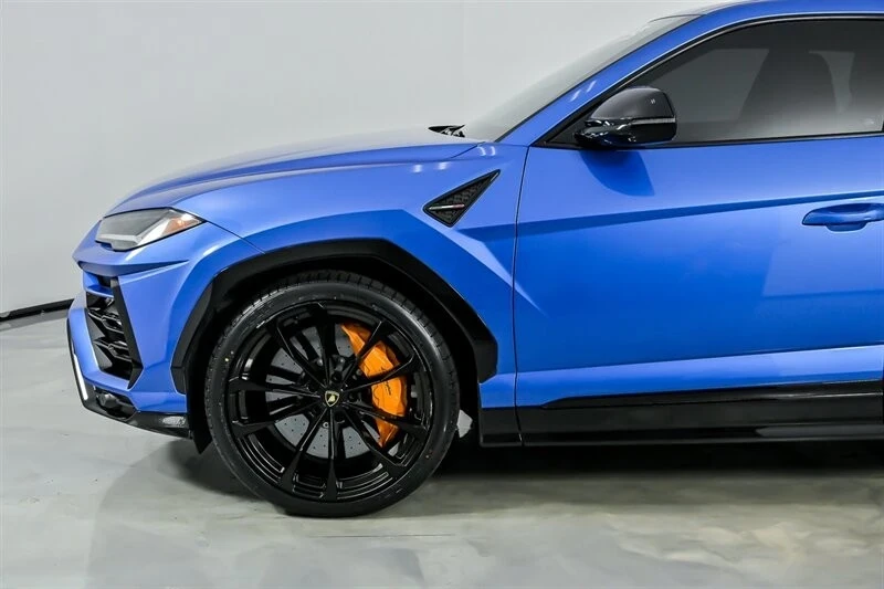 2022 Lamborghini Urus - Image 7 of 12