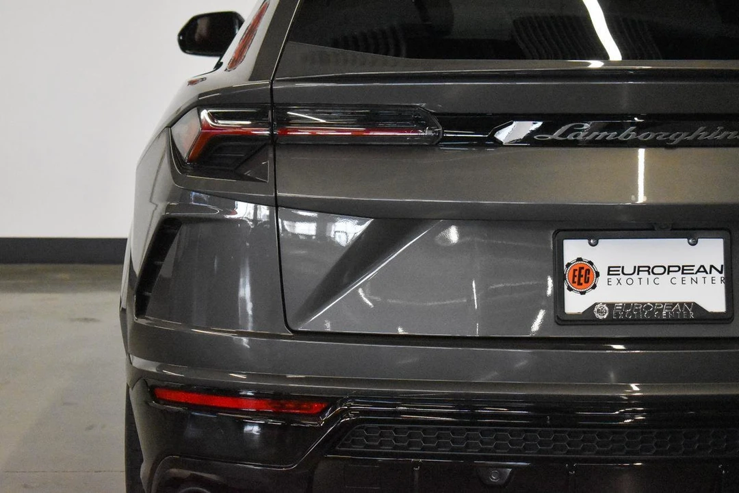 2022 Lamborghini Urus - Image 26 of 31