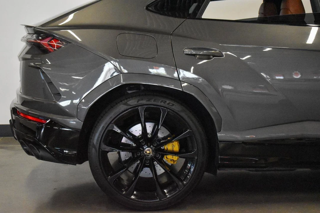 2022 Lamborghini Urus - Image 6 of 31
