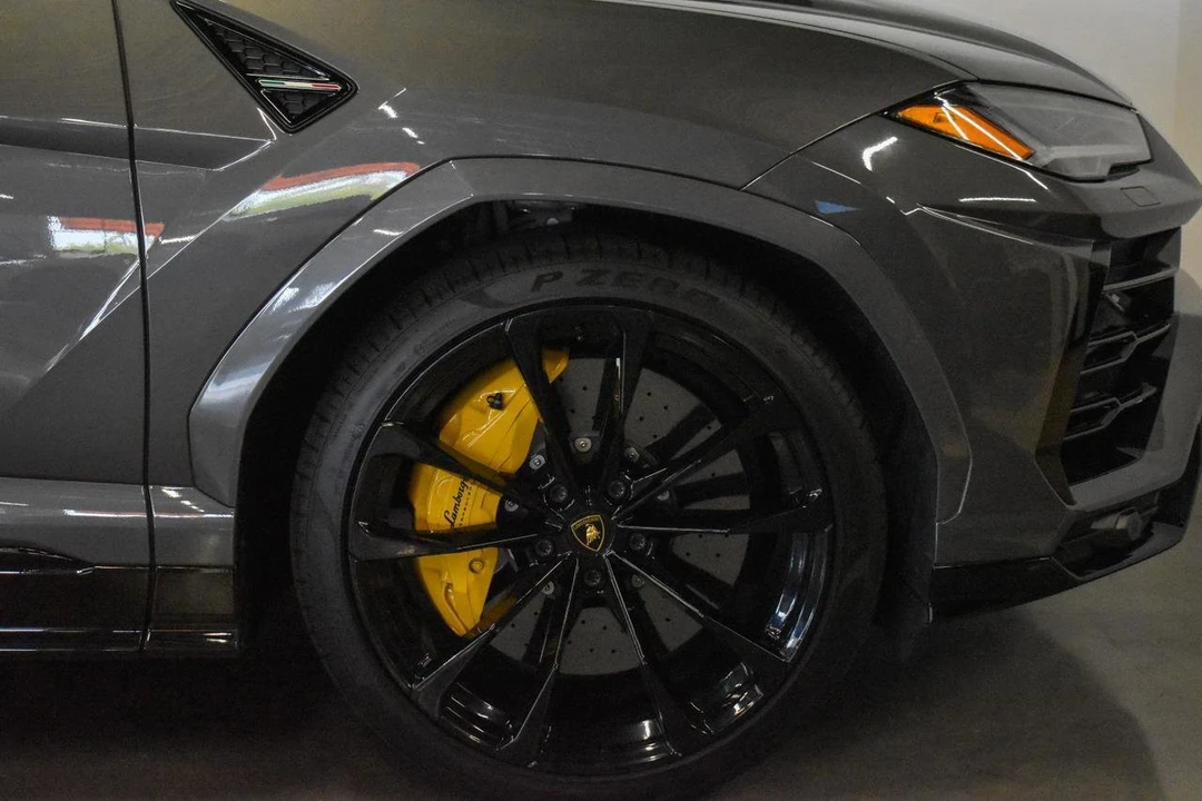 2022 Lamborghini Urus - Image 7 of 31
