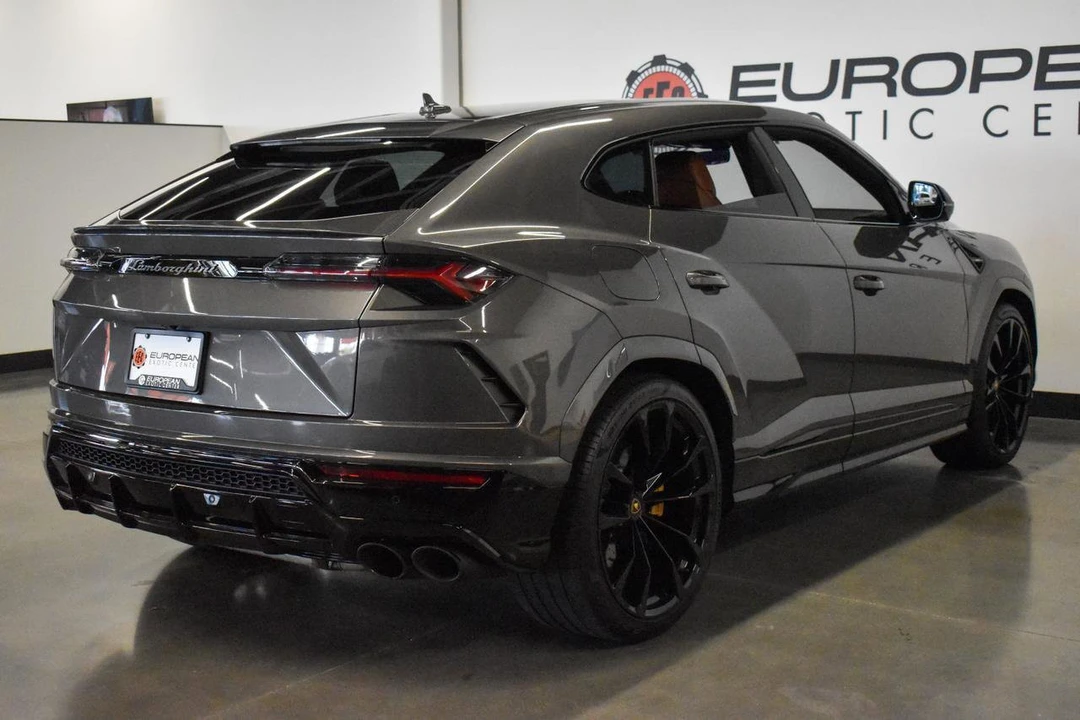 2022 Lamborghini Urus - Image 29 of 31