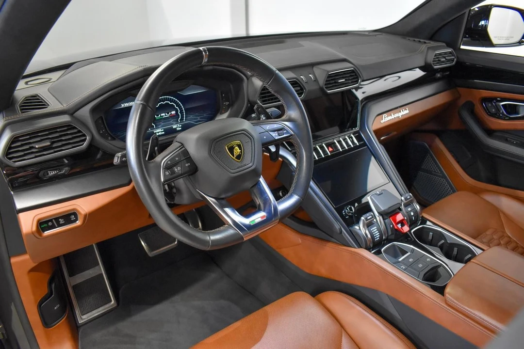 2022 Lamborghini Urus - Image 2 of 21