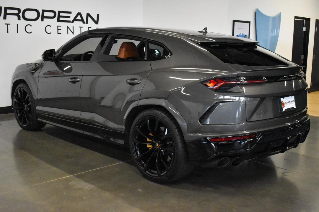 2022 Lamborghini Urus - Image 28 of 31