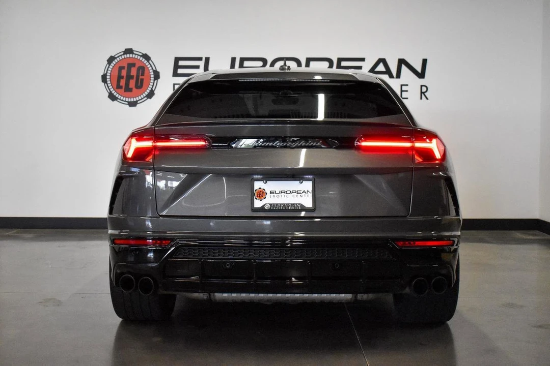 2022 Lamborghini Urus - Image 24 of 31