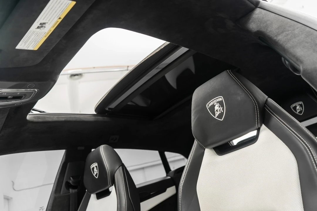 2022 Lamborghini Urus - Image 18 of 21