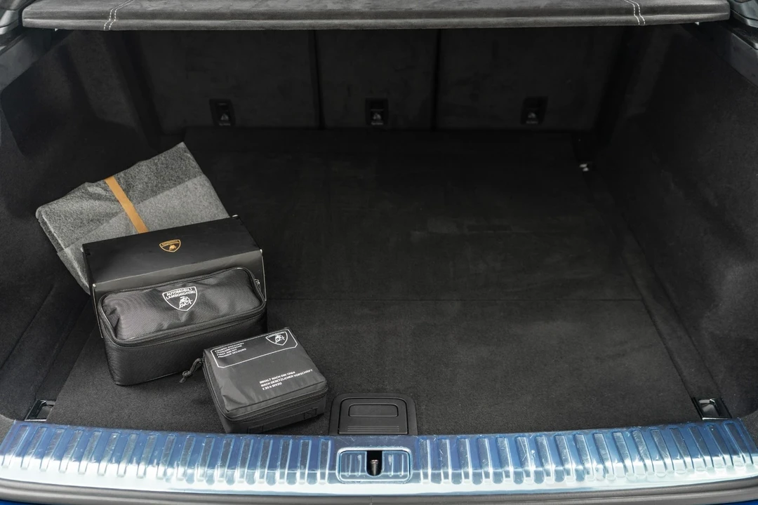 2022 Lamborghini Urus - Image 19 of 21