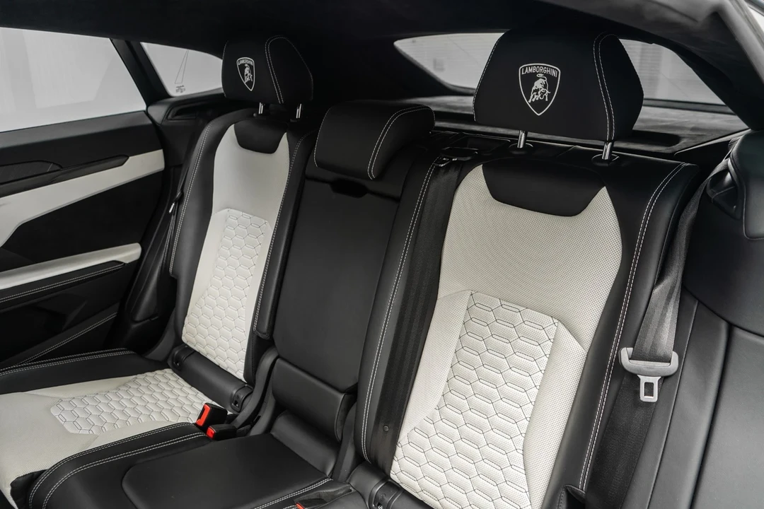 2022 Lamborghini Urus - Image 16 of 21