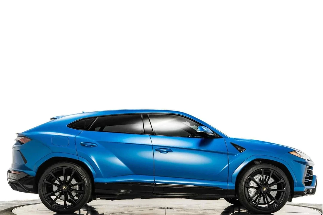 2022 Lamborghini Urus - Image 2 of 12