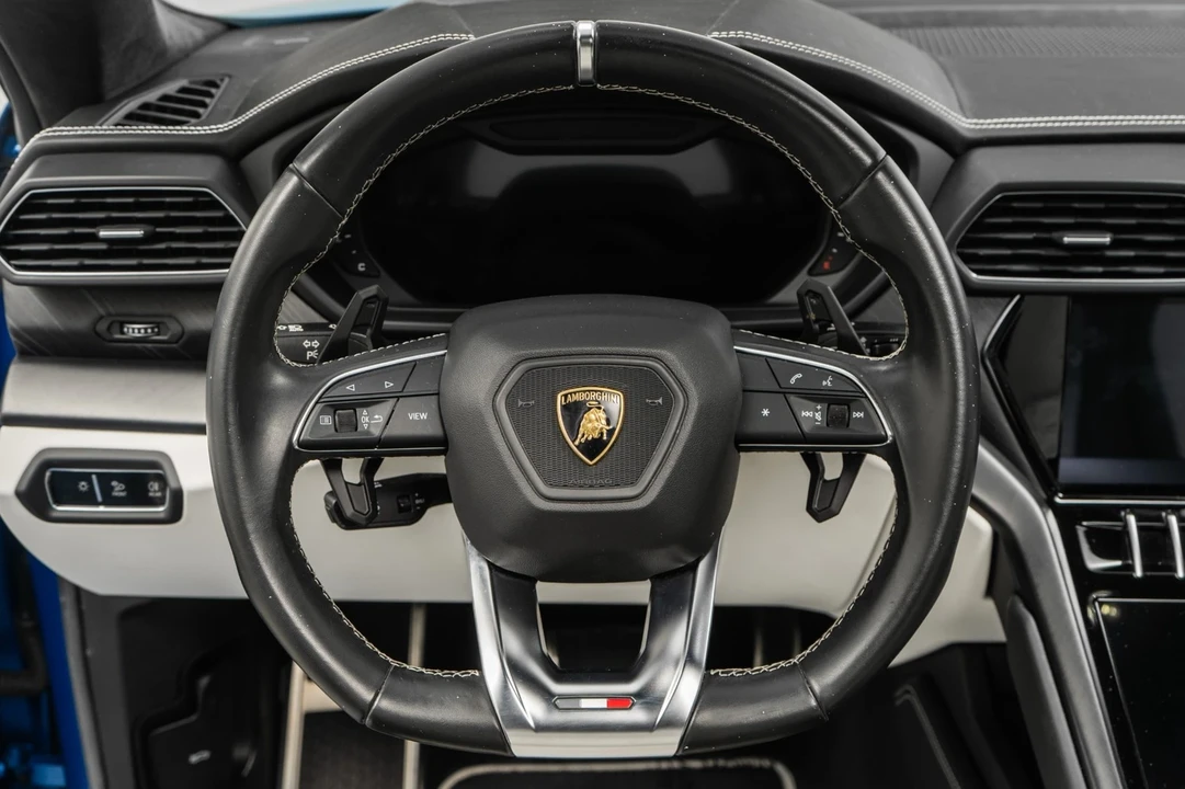 2022 Lamborghini Urus - Image 15 of 21