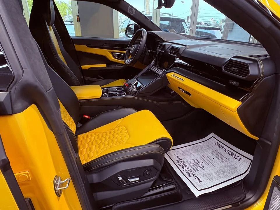 2022 Lamborghini Urus - Image 11 of 20