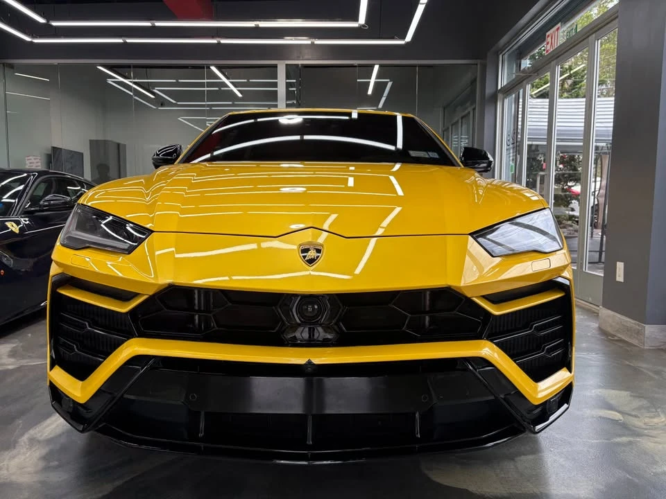 2022 Lamborghini Urus - Image 2 of 20