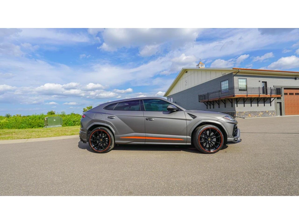 2022 Lamborghini Urus - Image 21 of 31