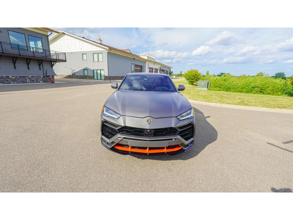 2022 Lamborghini Urus - Image 18 of 31